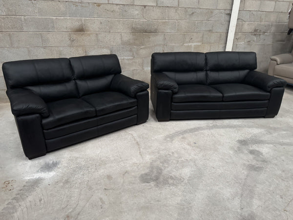 Furniture Village Cozee Black Leather Standard 3 & 2 Seater Sofa Set1