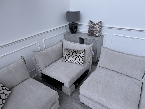 Furniture Village SUMPTUOUS Cream Fabric Corner Sofa 3/CNR/1 RRP £389520