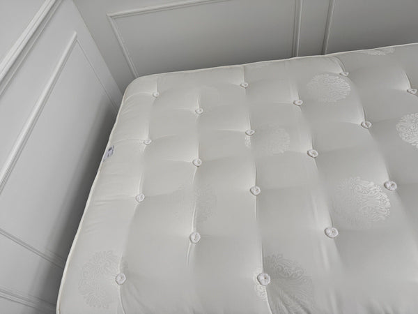 Furniture Village Sanctum Nature 2000 2 Drawer Divan Set Bases + 4ft 6 Mattress5