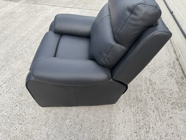 LA-Z-BOY WINCHESTER LEATHER MANUAL RECLINER ARMCHAIR - Black16