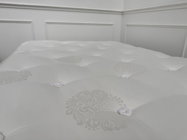 Furniture Village Sanctum Nature 2000 2 Drawer Divan Set Bases + 4ft 6 Mattress9