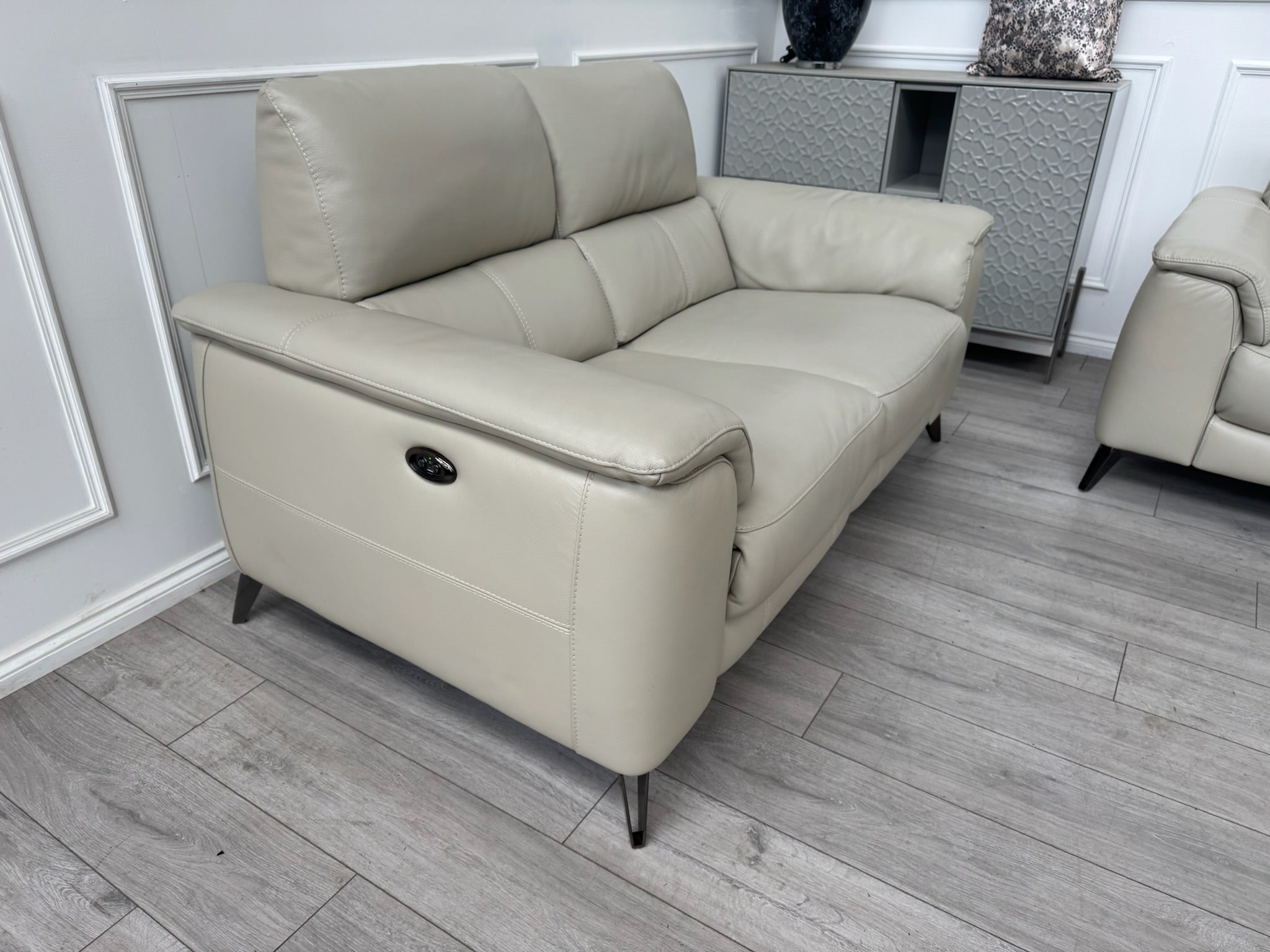 Ivory/cream Leather Power Recliner 2 Seater Sofa